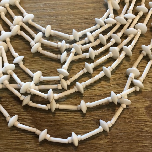 Vintage - Multi-Strand Statement Necklace - White - Picture 2 of 4